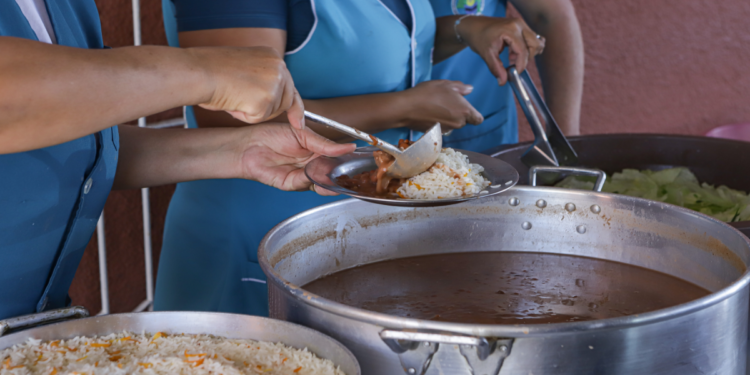 Merenda escolar tem aprovação superior a 84% entre os estudantes e pais no Paraná