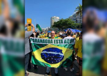 [VIDEO] Arnaldo Maranhão, pré-candidato a prefeito de Paranaguá participa de ato pró-Bolsonaro