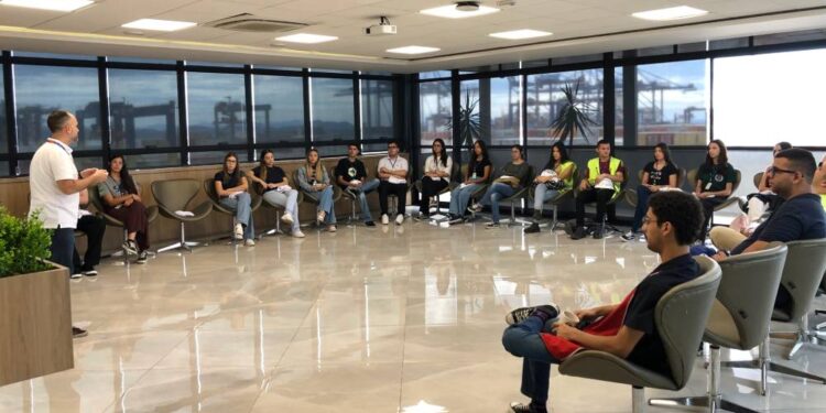 Palestra na TCP reúne jovens aprendizes para falar sobre crescimento de carreira