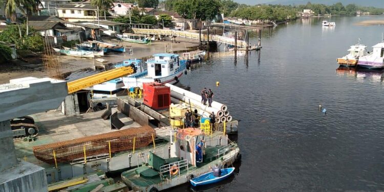[VÍDEO] Corpo de mulher é encontrado boiando no Rio Itiberê em Paranaguá