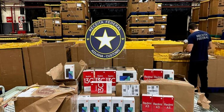 Força Tarefa apreende quase cinco mil pacotes de encomendas com produtos irregulares no Paraná