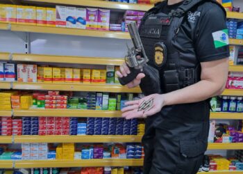 Três pessoas são presas em flagrante pela Polícia Civil acusadas de falsificação de medicamentos em Curitiba