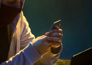 [VIDEO]Empresário é forçado a fazer transferência bancaria para plataforma de jogos online