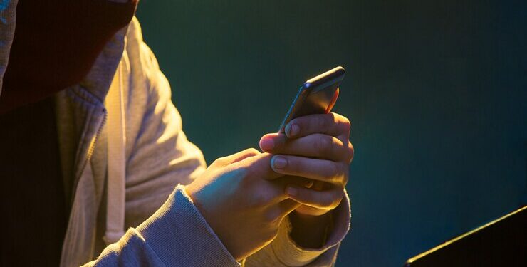 [VIDEO]Empresário é forçado a fazer transferência bancaria para plataforma de jogos online