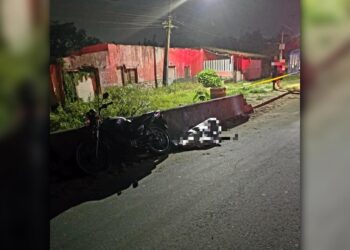 [VÍDEO] Motociclista é assassinado na Avenida Senador Atílio Fontana em Paranaguá