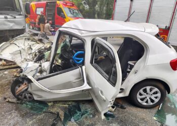 [VÍDEO] Família de Ponta Grossa morre em grave acidente na PR-407 no litoral do estado