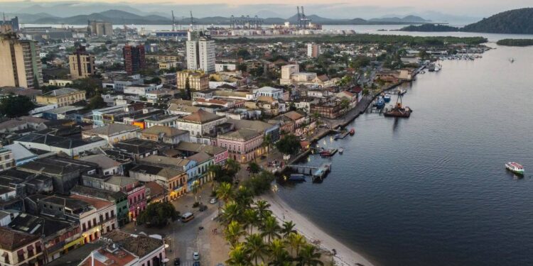 Governo do Estado transferiu R$ 1,29 bilhão aos 399 municípios em abril