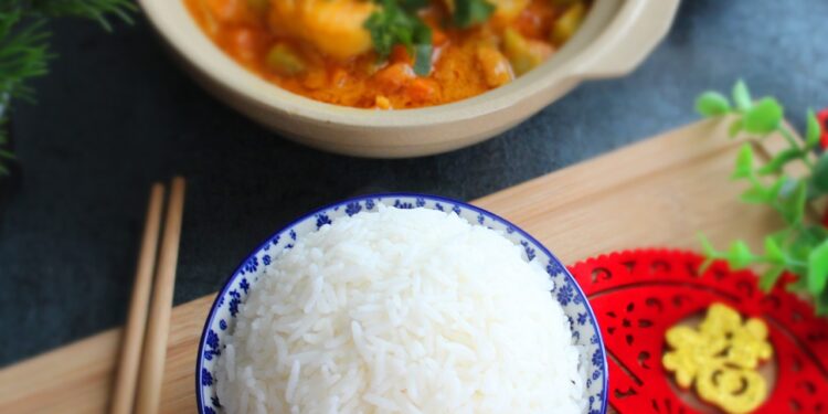 Segundo harvard, comer arroz branco é tão prejudicial quanto o açúcar puro