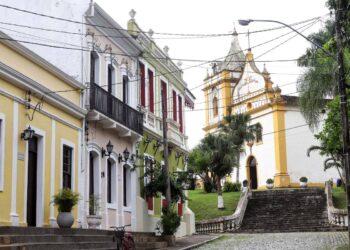 Patrimônio cultural: com apoio do Estado, Antonina recebe evento de conservação
