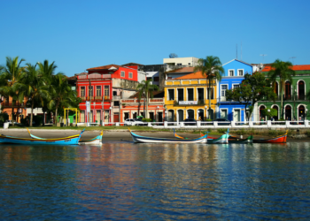 [VÍDEO] Motociclista morre após colidir lateralmente com uma picape na BR-277