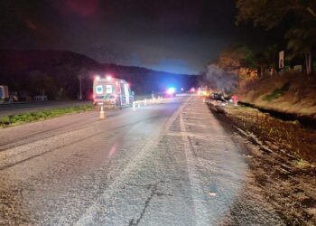 [VÍDEO] Motociclista morre após colidir lateralmente com uma picape na BR-277