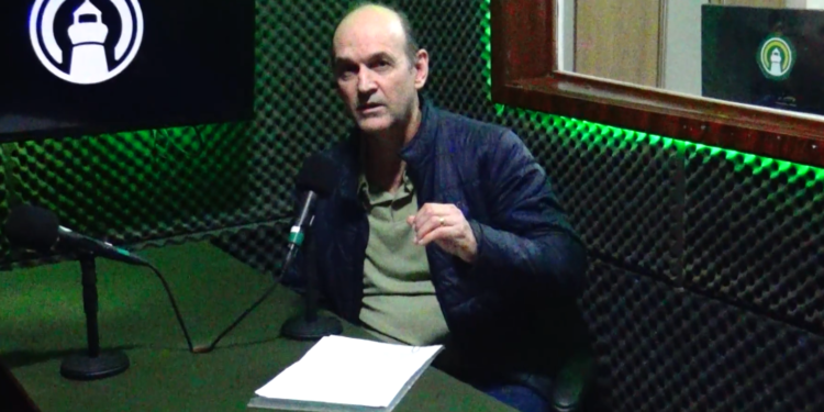 [VÍDEO] Cantor Ivel Ridan, de Pontal do Paraná, vem se destacando na música