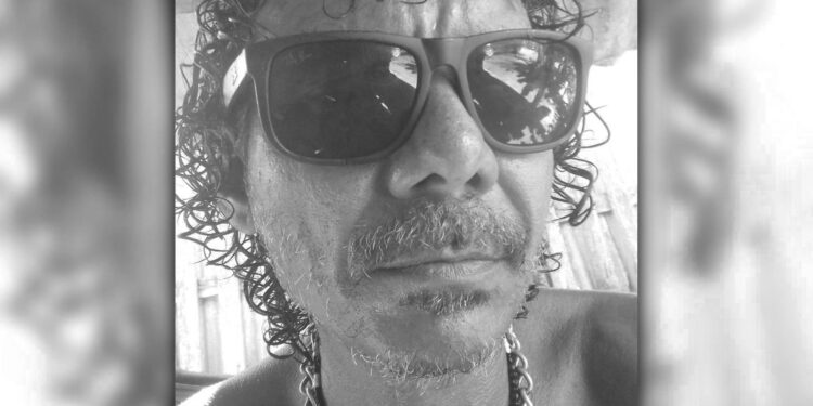 [VÍDEO] Homem é morto com tiro no pescoço na Vila Marinho, em Paranaguá