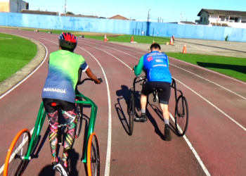 [VÍDEOS] Projeto Petrinha reabilita crianças e jovens com mobilidade reduzida nos membros inferiores