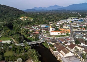 [VÍDEO] Motociclista morre após colidir lateralmente com uma picape na BR-277