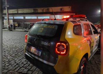 [VÍDEO] Homem é assassinado com facadas em mercado de Paranaguá