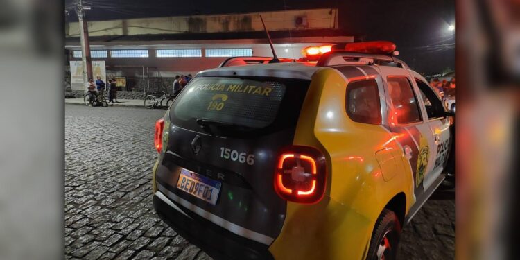 [VÍDEO] Homem é assassinado com facadas em mercado de Paranaguá