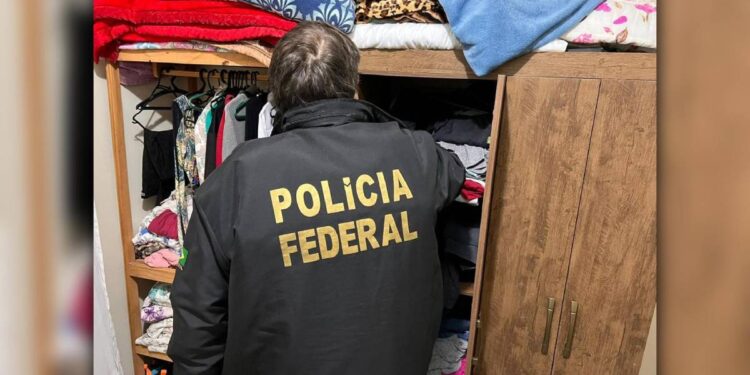 [VÍDEO] PF deflagra operação de combate ao tráfico transnacional de drogas em portos no sul do país