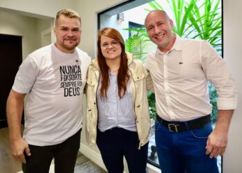 [VÍDEO] Camila Roque será pré-candidata a vice-prefeita na coligação “Paranaguá Segue em Frente”