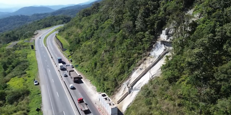[VÍDEO] Concessionária EPR Litoral Pioneiro anuncia entrega de obra definitiva na encosta do KM 40 da BR-277