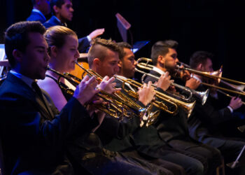 [VÍDEO] Filarmônica Orquestra Show faz parte dos eventos pelos 43 anos da Cattalini