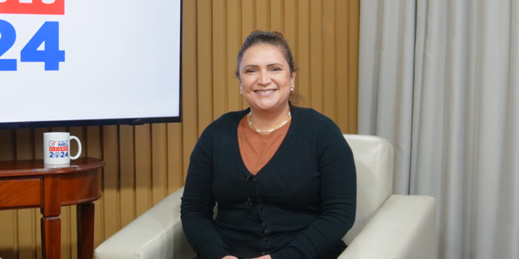 [VÍDEO] Confira a entrevista da Kássia Mulher do Juiz, Candidata a Prefeita de Matinhos