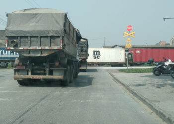 [VÍDEO] Concretagem na linha férrea interditará trecho da Avenida Santa Rita em Paranaguá