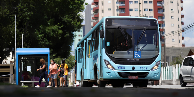 [VÍDEO] Paranaguá lança linha de ônibus experimental para atender as colônias da região