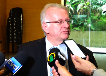 [VÍDEO] Entidades, partidos e imprensa assinam o Pacto de paz nas Eleições 2024 em Paranaguá