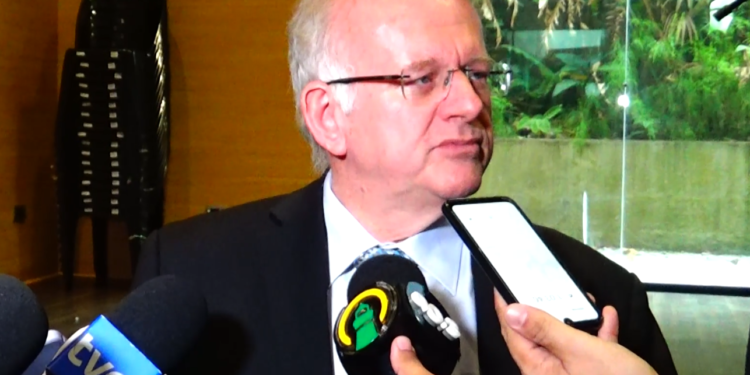 [VÍDEO] Entidades, partidos e imprensa assinam o Pacto de paz nas Eleições 2024 em Paranaguá