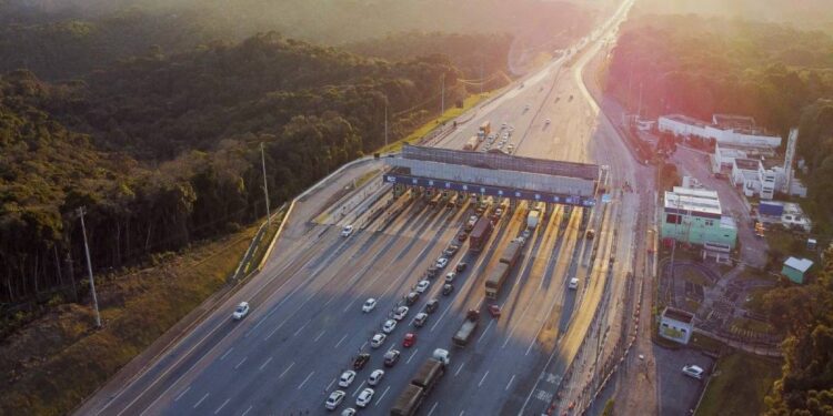 Movimento acima do normal na BR-277 neste feriado da Pátria e da Padroeira de Curitiba