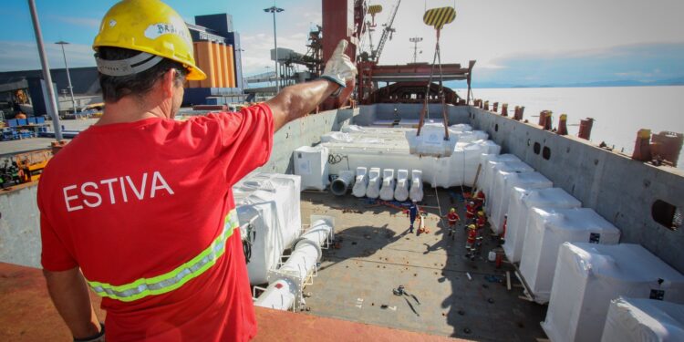 [VÍDEO] 9.º Batalhão da Polícia Militar realiza cerimônia de passagem de comando em Paranaguá
