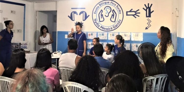 [VÍDEO] Escola Bilíngue para Surdos “Nydia Moreira Garcês” comemora 35 anos