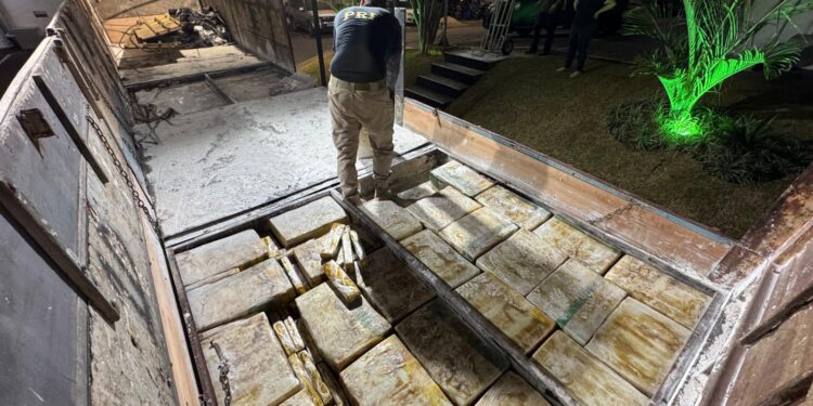 PRF apreende 3,2 toneladas de maconha no Noroeste do Paraná