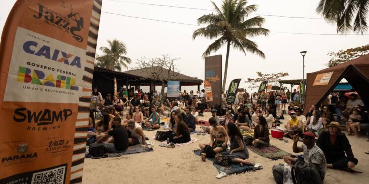 Festival de jazz da Ilha do Mel atrai 40 mil turistas