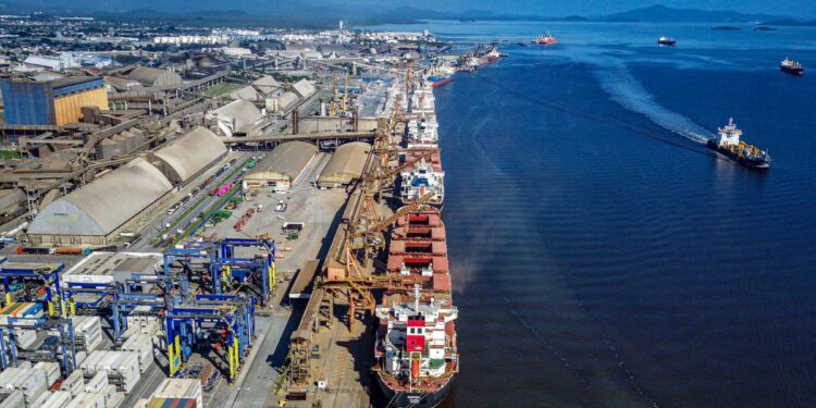 Portos do Paraná abre consulta pública sobre arrendamento da área PAR25