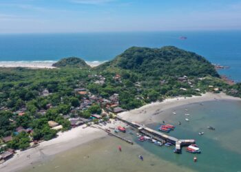 Ilha do Mel recebe novos medidores com a Rede Elétrica Inteligente da Copel