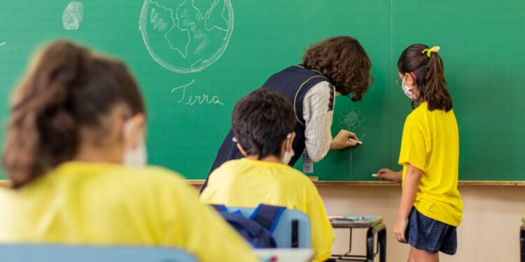 Estado seleciona professores para programa de formação para as redes municipais