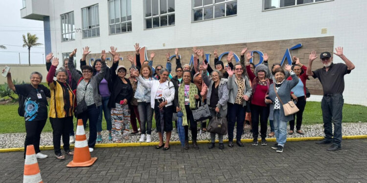 Viaja +60: Idosos de Paranaguá podem usufruir e conhecer outras cidades gratuitamente