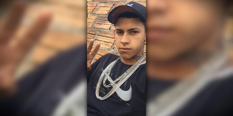 OUSADIA: Rapaz é executado a tiros em plena luz do dia em Paranaguá