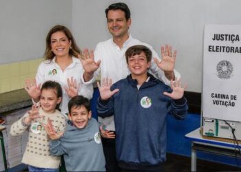 Eduardo Pimentel é eleito prefeito de Curitiba