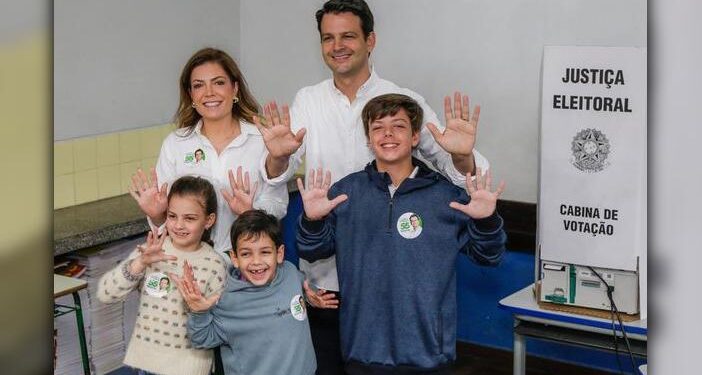 Eduardo Pimentel é eleito prefeito de Curitiba