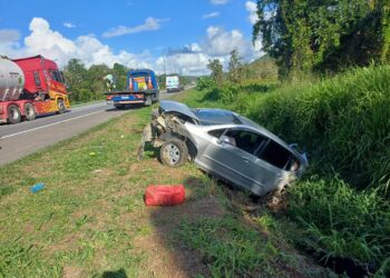 Duas pessoas ficam feridas em acidente na BR-277 em Morretes