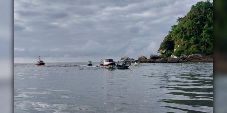 Marinha do Brasil emite nota sobre acidente náutico registrado na baía de Paranaguá