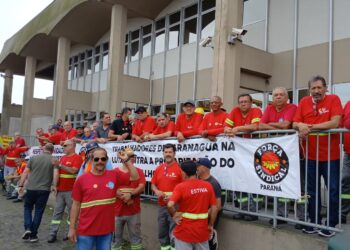 [VÍDEO] Trabalhadores Portuários Avulsos realizam paralisação no Porto Dom Pedro II