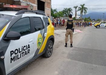Rapaz é alvejado por disparos de arma de fogo na Vila Garcia em Paranaguá