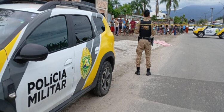 Rapaz é alvejado por disparos de arma de fogo na Vila Garcia em Paranaguá