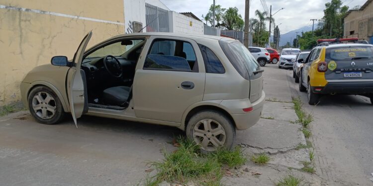 Carro usado em execução na Vila Garcia é encontrado no Parque São João