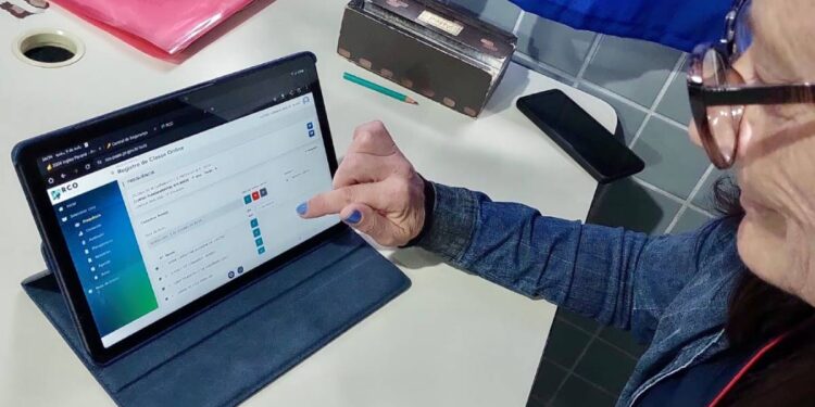 Novo aplicativo para professores moderniza rotina na rede estadual