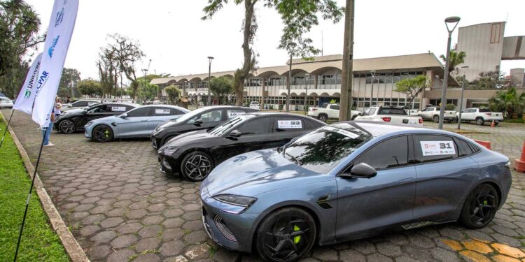 Mobilidade e preservação: Porto de Paranaguá recebe 1º rally de carros elétricos do Brasil